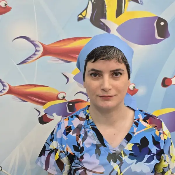 دکتر منصوره یاری دندانپزشک در کرج چهارراه طالقانی